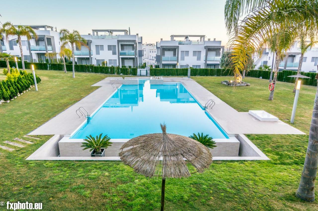 Eluxuria Sunny Villa Torrevieja Buitenkant foto